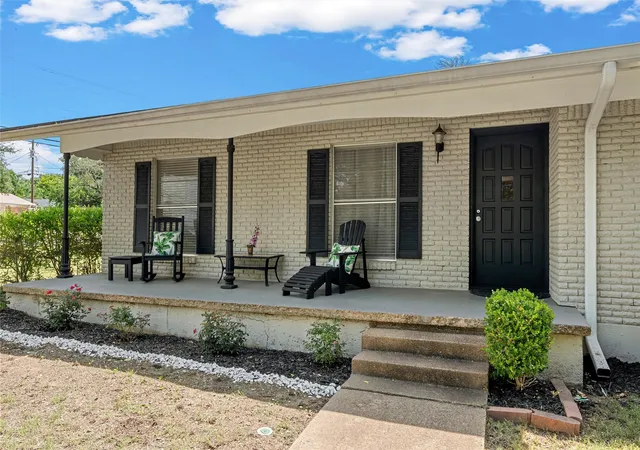 Photo 2 of Single family home for sale at 357 Sharron Dr, Woodway, TX 76712 | MLS# 21297768 | Listing updated on 2026-08-22