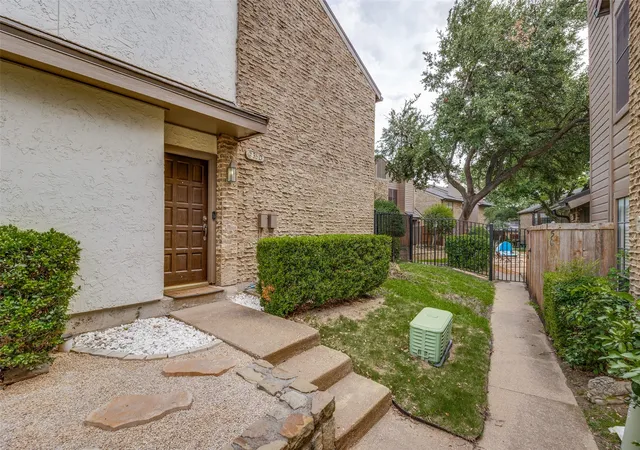 Photo 3 of Single family home for sale at 333 Melrose Dr #35D, Richardson, TX 75080 | MLS# 21297687 | Listing updated on 2026-08-27