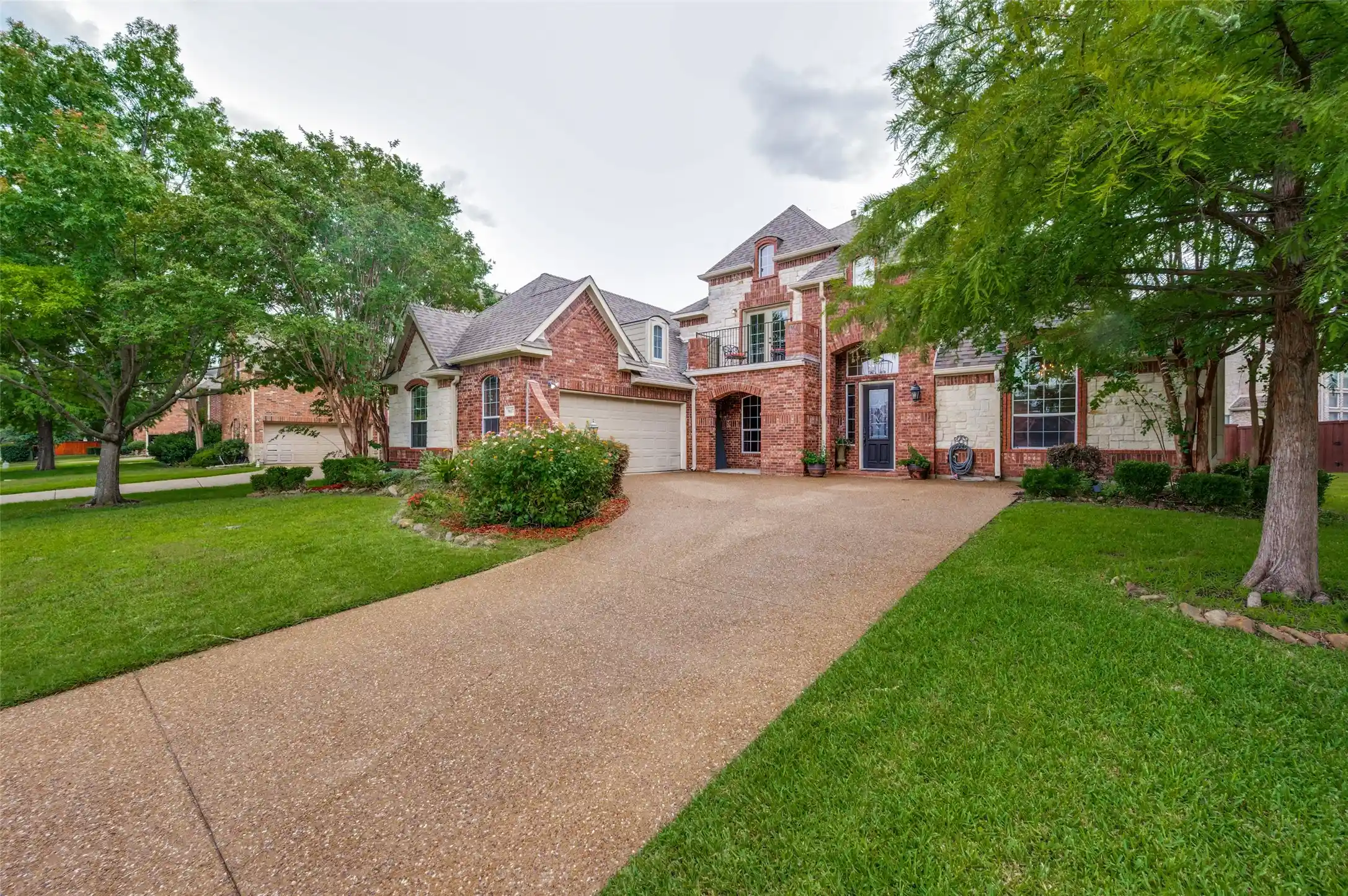 Photo 1 of Sale Pending at 9617 Peach Tree Ln, Rowlett, TX 75089 | MLS# 21297397 | Listing updated on 2026-10-16
