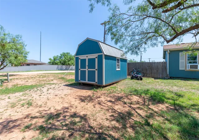 Photo 3 of Sale Pending at 4045 Sue Ellen Dr, Abilene, TX 79601 | MLS# 21297816 | Listing updated on 2026-07-20
