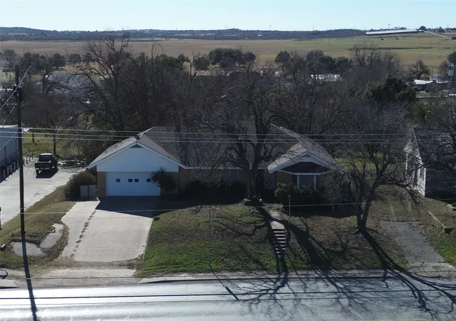 Homes for sale in Comanche, TX | 1306 E Central, Comanche, TX 76442 | MLS# 21297928