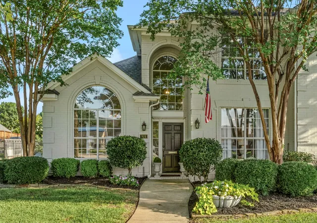 Photo 2 of Sale Pending at 824 Forest Lakes Dr, Keller, TX 76248 | MLS# 21289028 | Listing updated on 2026-07-20