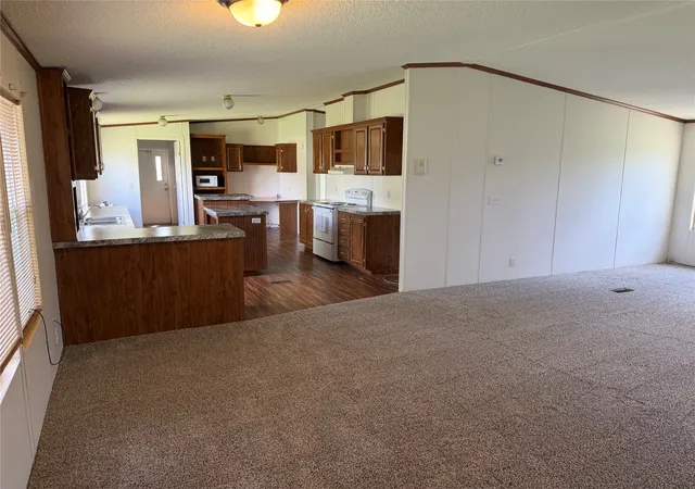 Homes for sale in Springtown, TX | 104 Hill Top Ct, Springtown, TX 76082 | MLS# 21297889