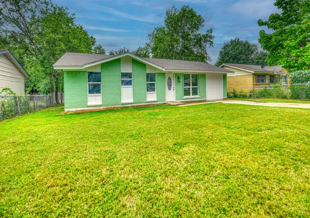Photo 2 of Single family home for sale at 10020 Homeplace Dr, Dallas, TX 75217 | MLS# 21297989 | Listing updated on 2026-08-26