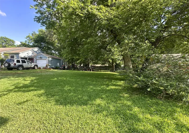 Photo 3 of Single family home for sale at 1832 E Polk, Paris, TX 75460 | MLS# 21298053 | Listing updated on 2026-07-07