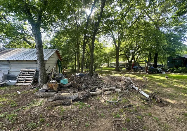 Photo 4 of Single family home for sale at 1832 E Polk, Paris, TX 75460 | MLS# 21298053 | Listing updated on 2026-07-07