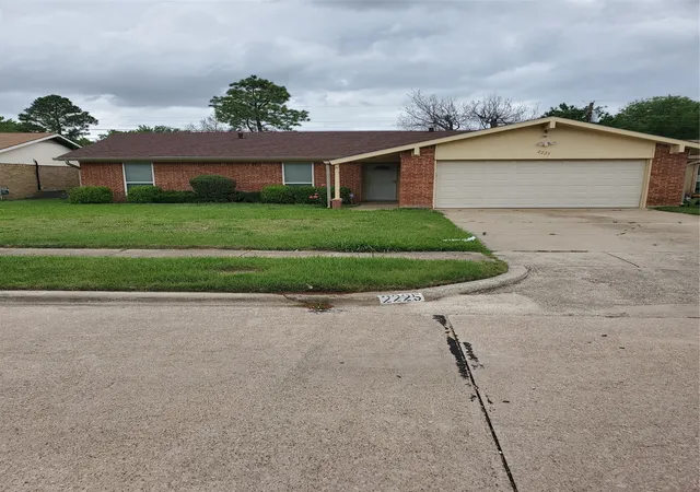 Homes for sale in Irving, TX | 2225 Ruby Rd, Irving, TX 75060 | MLS# 21298062