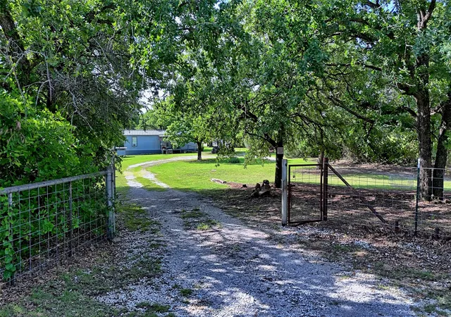 Homes for sale in Bowie, TX | 864 Upper Montague Rd, Bowie, TX 76230 | MLS# 21297177