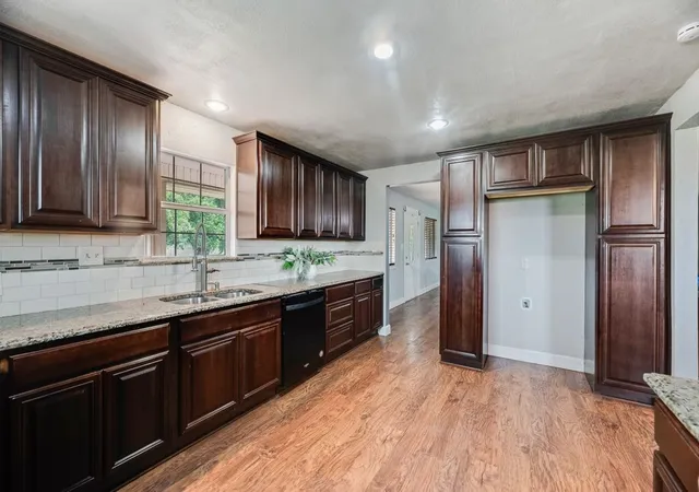 Photo 4 of Sale Pending at 10752 County Road 312, Terrell, TX 75161 | MLS# 21295609 | Listing updated on 2026-08-03