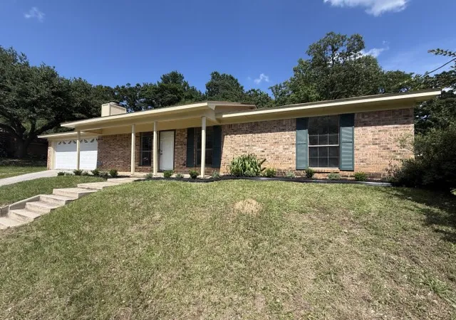 Homes for sale in Longview, TX | 210 Syble Ln, Longview, TX 75605 | MLS# 21298101