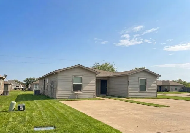 Homes for sale in Mabank, TX | 427 County Line Rd, Mabank, TX 75147 | MLS# 21298144