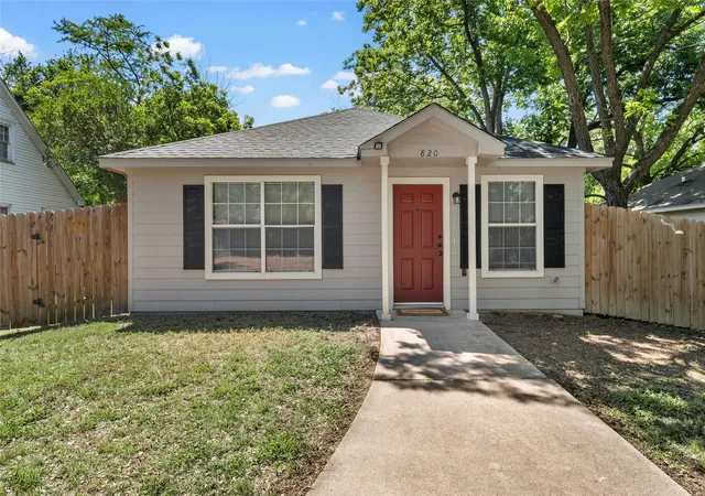 Photo 1 of Sale Pending at 820 N 14th St, Temple, TX 76501 | MLS# 21298150 | Listing updated on 2026-08-23