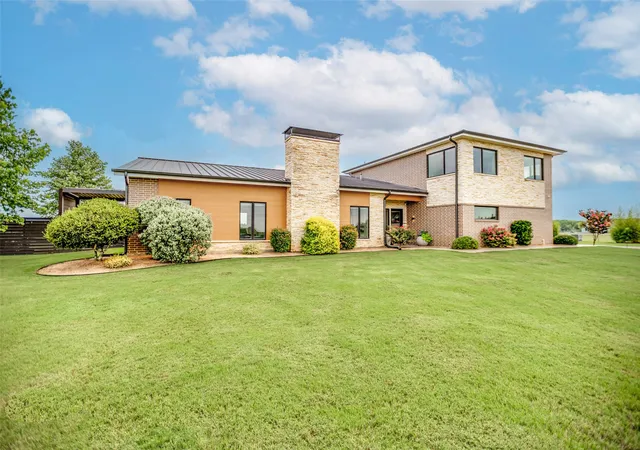Single family home for sale at 3221 Wilson Rd, Palmer, TX 75152 | MLS# 21288807