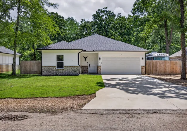 Homes for sale in Gun Barrel City, TX | 106 Paseo Patricia, Gun Barrel City, TX 75156 | MLS# 21296678