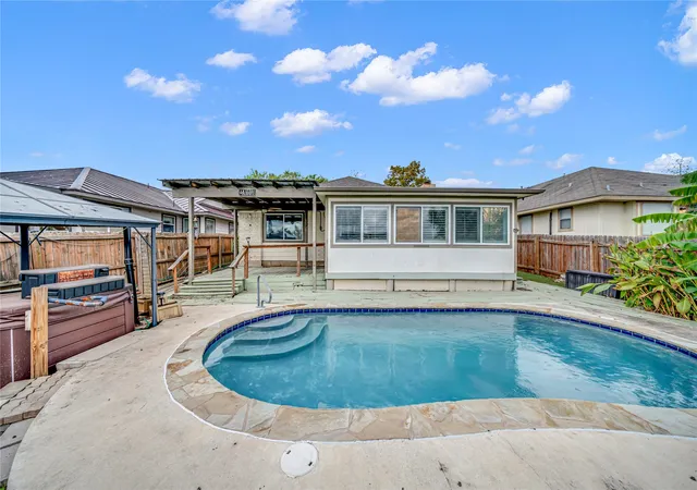 Photo 2 of Single family home for sale at 1133 Lago Vista St, San Marcos, TX 78666 | MLS# 21298231 | Listing updated on 2026-09-24