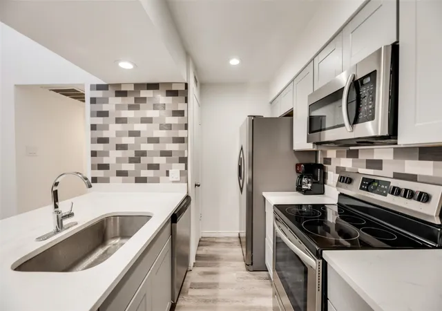 Homes for sale in Dallas, TX | 5750 Phoenix Dr #39, Dallas, TX 75231 | MLS# 21285362