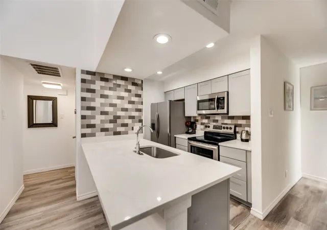 Homes for sale in Dallas, TX | 5750 Phoenix Dr #39, Dallas, TX 75231 | MLS# 21285362