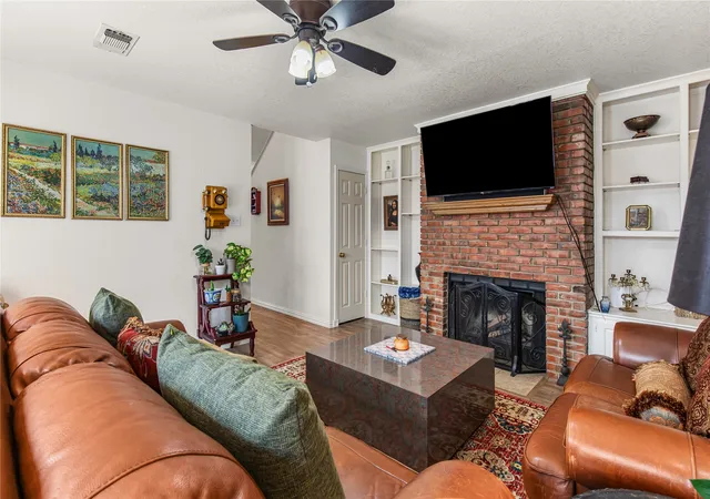 Photo 3 of Multi family home for sale at 1006 W Washington St, Sherman, TX 75092 | MLS# 21298319 | Listing updated on 2026-09-03