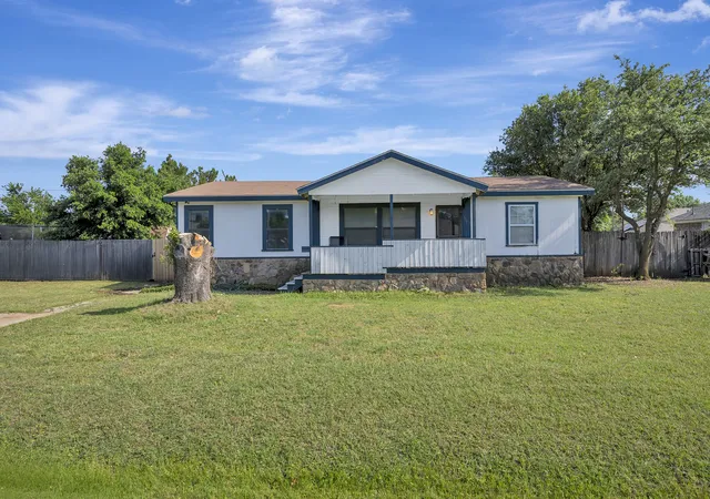 Photo 1 of Manufactured home for sale at 305 Branson Rd, Roanoke, TX 76262 | MLS# 21298306 | Listing updated on 2026-08-22