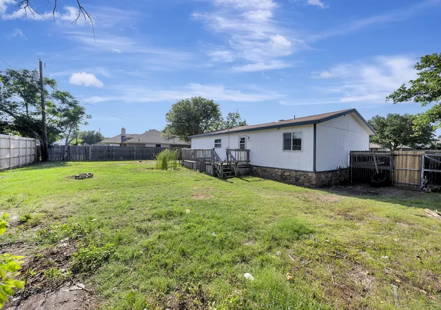 Photo 3 of Manufactured home for sale at 305 Branson Rd, Roanoke, TX 76262 | MLS# 21298306 | Listing updated on 2026-08-22