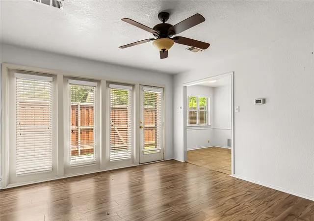 Photo 3 of House for sale at 1002 W Washington St, Sherman, TX 75092 | MLS# 21298275 | Listing updated on 2026-09-03