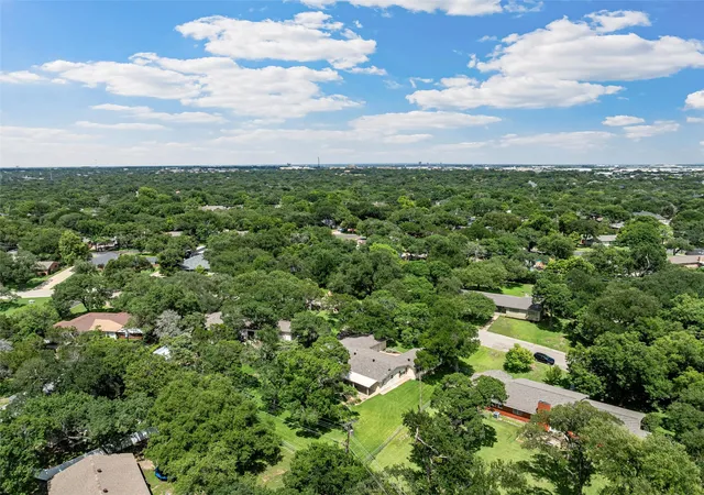 Homes for sale in Woodway, TX | 640 Cardinal Dr, Woodway, TX 76712 | MLS# 21295832