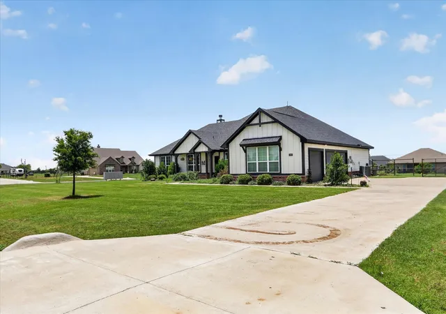 Homes for sale in Godley, TX | 7005 Trenton Wy, Godley, TX 76044 | MLS# 21295298
