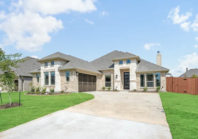 Photo 1 of Single family home for sale at 4029 Eagles Bluff Rd, Midlothian, TX 76065 | MLS# 21298346 | Listing updated on 2026-10-07