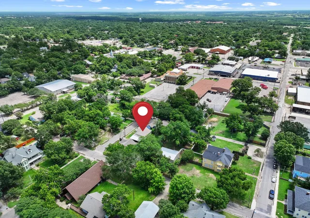 Homes for sale in Bonham, TX | 217 W 7th St, Bonham, TX 75418 | MLS# 21297967