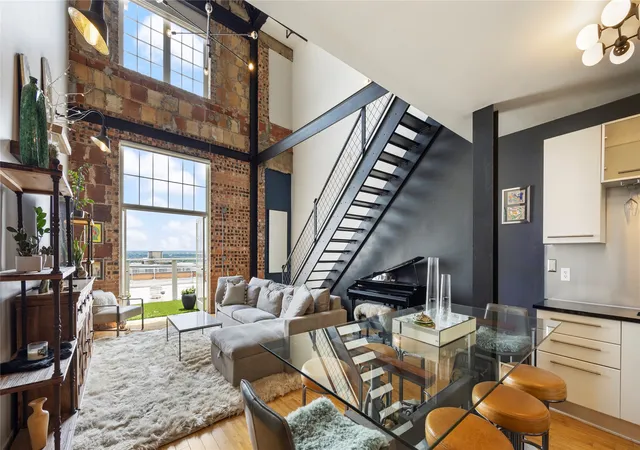 Photo 2 of Condo for sale at 1122 Jackson St #1103, Dallas, TX 75202 | MLS# 21298200 | Listing updated on 2026-09-15