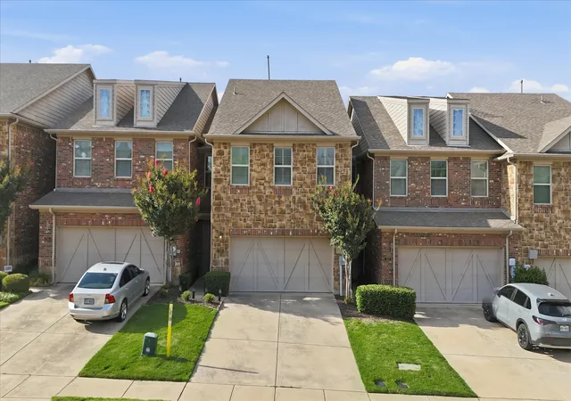 Photo 1 of Townhouse for sale at 399 Dublin St, Lewisville, TX 75067 | MLS# 21294114 | Listing updated on 2026-08-26