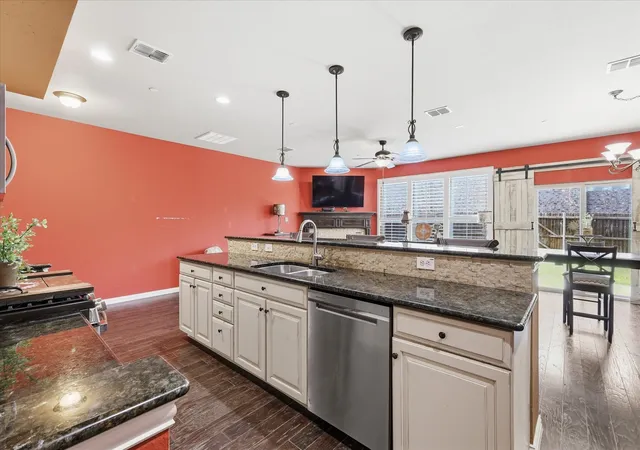 Photo 3 of Townhouse for sale at 399 Dublin St, Lewisville, TX 75067 | MLS# 21294114 | Listing updated on 2026-08-26