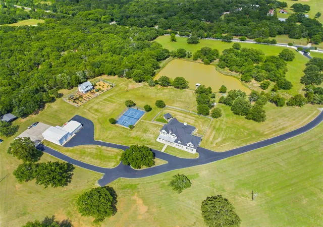 Homes for sale in Gordonville, TX | 1073 Gordonville Rd, Gordonville, TX 76245 | MLS# 21265896