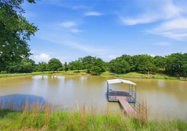 Photo 3 of Sale Pending at 1073 Gordonville Rd, Gordonville, TX 76245 | MLS# 21265896 | Listing updated on 2026-09-04