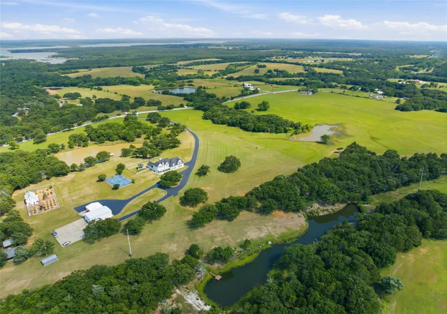 Photo 3 of Sale Pending at 1073 Gordonville Rd, Gordonville, TX 76245 | MLS# 21265896 | Listing updated on 2026-09-04