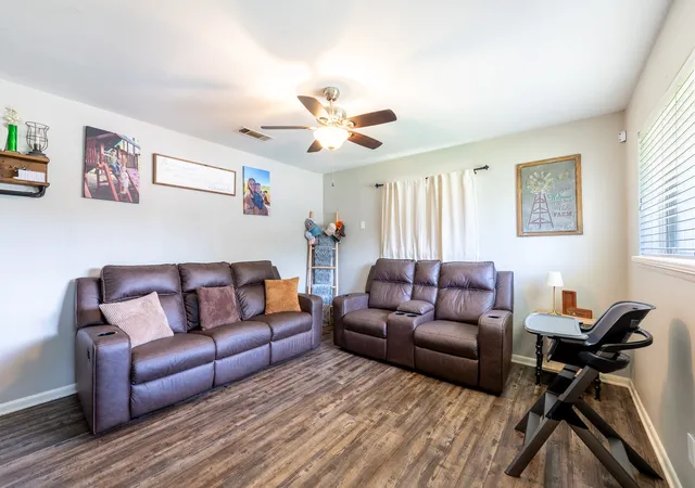 4th image of 5304 Carnation St, Bossier City, LA 71112 | MLS# 21298029