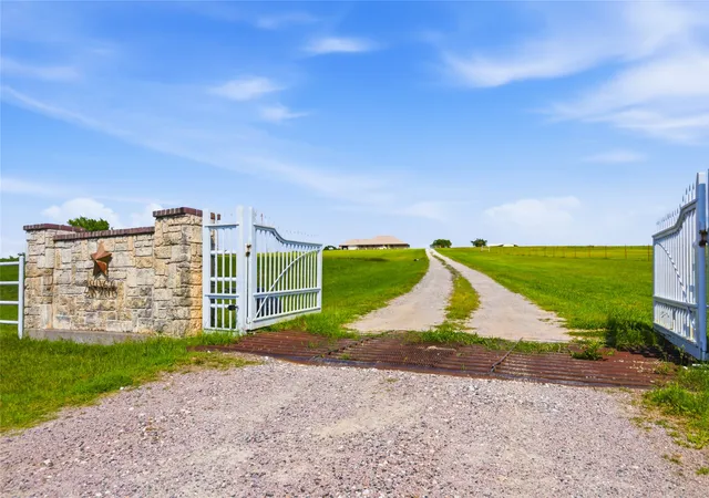 Homes for sale in Gordonville, TX | 28966 Us Hwy 377, Gordonville, TX 76245 | MLS# 21265889