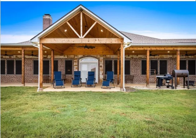 Homes for sale in Gordonville, TX | 28966 Us Hwy 377, Gordonville, TX 76245 | MLS# 21265889