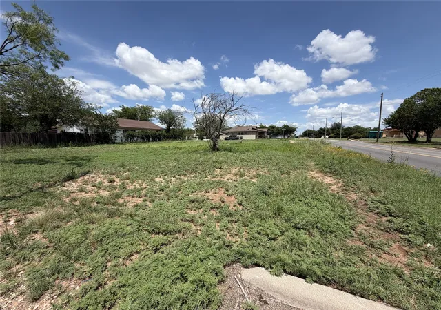 Photo 3 of Sale Pending at 1802 Merchant St, Abilene, TX 79603 | MLS# 21298310 | Listing updated on 2026-08-20