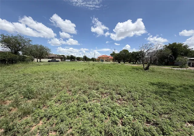 Photo 4 of Sale Pending at 1802 Merchant St, Abilene, TX 79603 | MLS# 21298310 | Listing updated on 2026-08-20