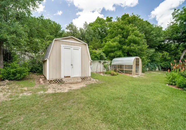 25th image of 241 Southview Dr, Hudson Oaks, TX 76087 | MLS# 21233130