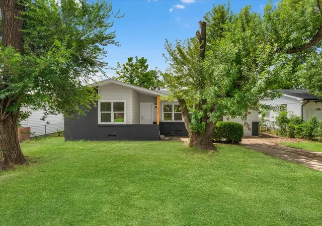 Photo 1 of Sale Pending at 4343 Vanette Ln, Dallas, TX 75216 | MLS# 21298375 | Listing updated on 2026-07-16