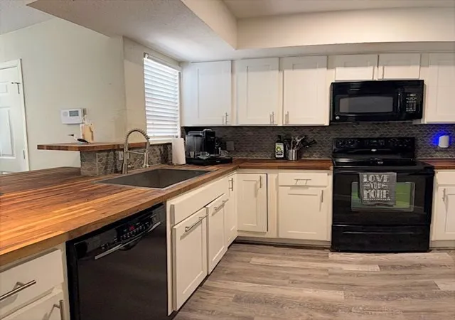 Photo 4 of Condo for sale at 2311 Balsam Dr #H212, Arlington, TX 76006 | MLS# 21298183 | Listing updated on 2026-09-22
