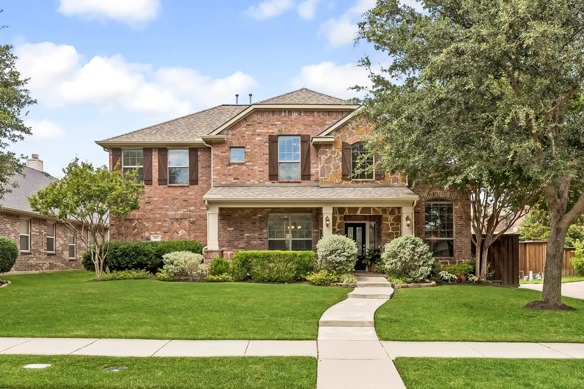 Photo 1 of Sale Pending at 960 Remuda Rd, Frisco, TX 75033 | MLS# 21296814 | Listing updated on 2026-10-21