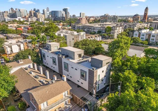 2nd image of 2719 Reagan St, Dallas, TX 75219