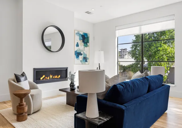 4th image of 2719 Reagan St #104, Dallas, TX 75219 | MLS# 21297772
