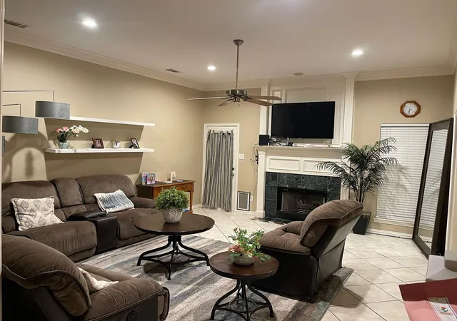 3rd image of 747 E 6Th St, Krum, TX 76249 | MLS# 21298512