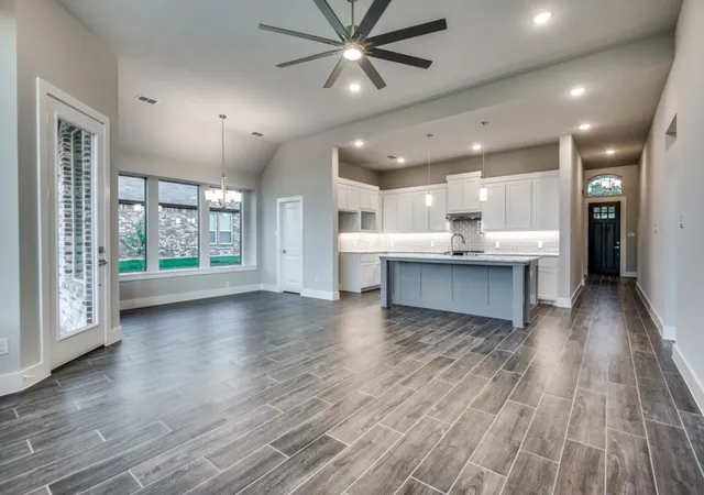 Homes for sale in Pilot Point, TX | 139 Lakeview Cir, Pilot Point, TX 76258 | MLS# 21298523
