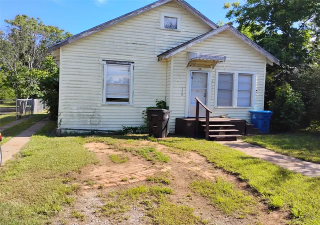 Homes for sale in Denison, TX | 728 W Elm St, Denison, TX 75020 | MLS# 21298533