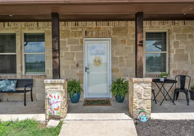 Photo 3 of Single family home for sale at 15077 Saddle Ridge Cir, Terrell, TX 75160 | MLS# 21291486 | Listing updated on 2026-08-27